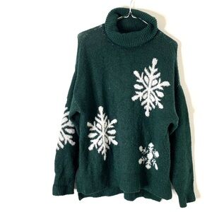 cupcakes & cashmere Dark Green White Snowflake Turtleneck Plush Knit Sweater